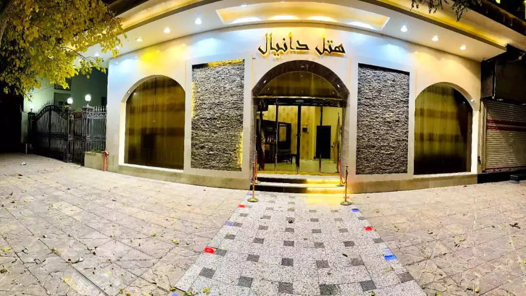 Alibaba https://cdn.alibaba.ir/ostorage/hotel-accommodation-images/6821d94c19aa61e2a799b6b3_نمای جلوی هتل.webp